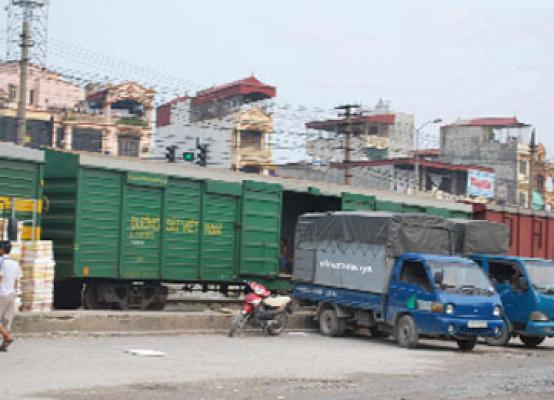 VẬN CHUYỂN HÀNG LẺ TỪ GA GIÁP BÁT ĐẾN GA SÓNG THẦN